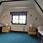 Feriehus Reetdachhaus In Goos Dranske