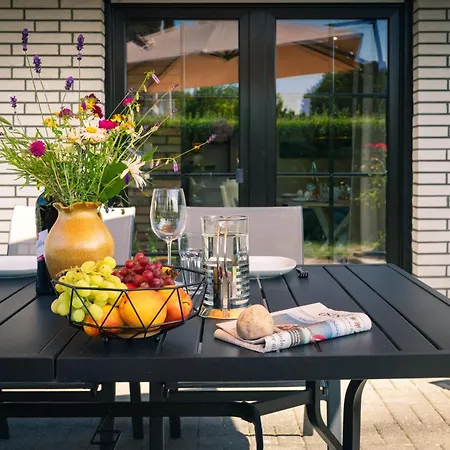 Reetdachhaus Laurin In Holiday home Dranske